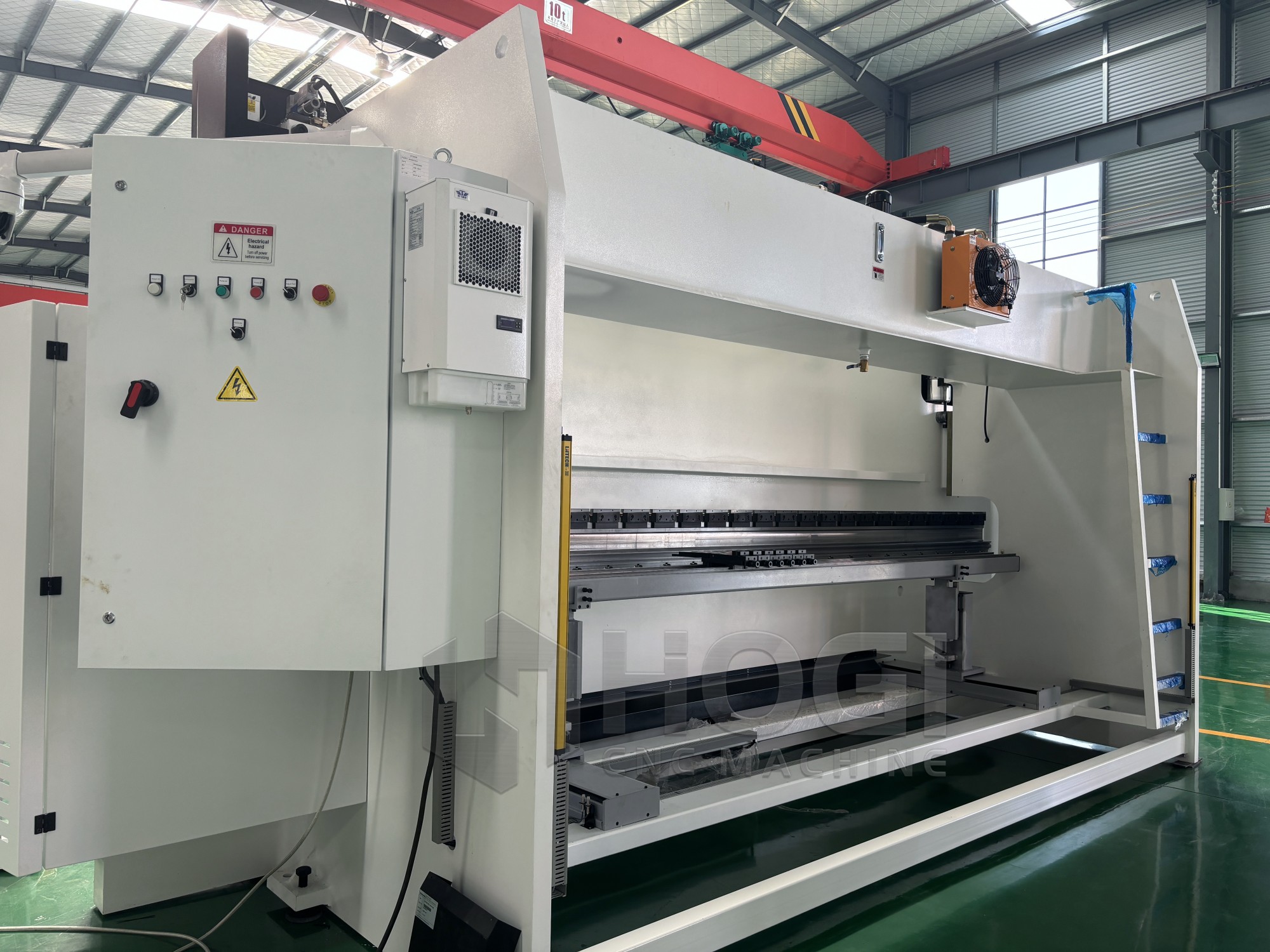 servo cnc press brake