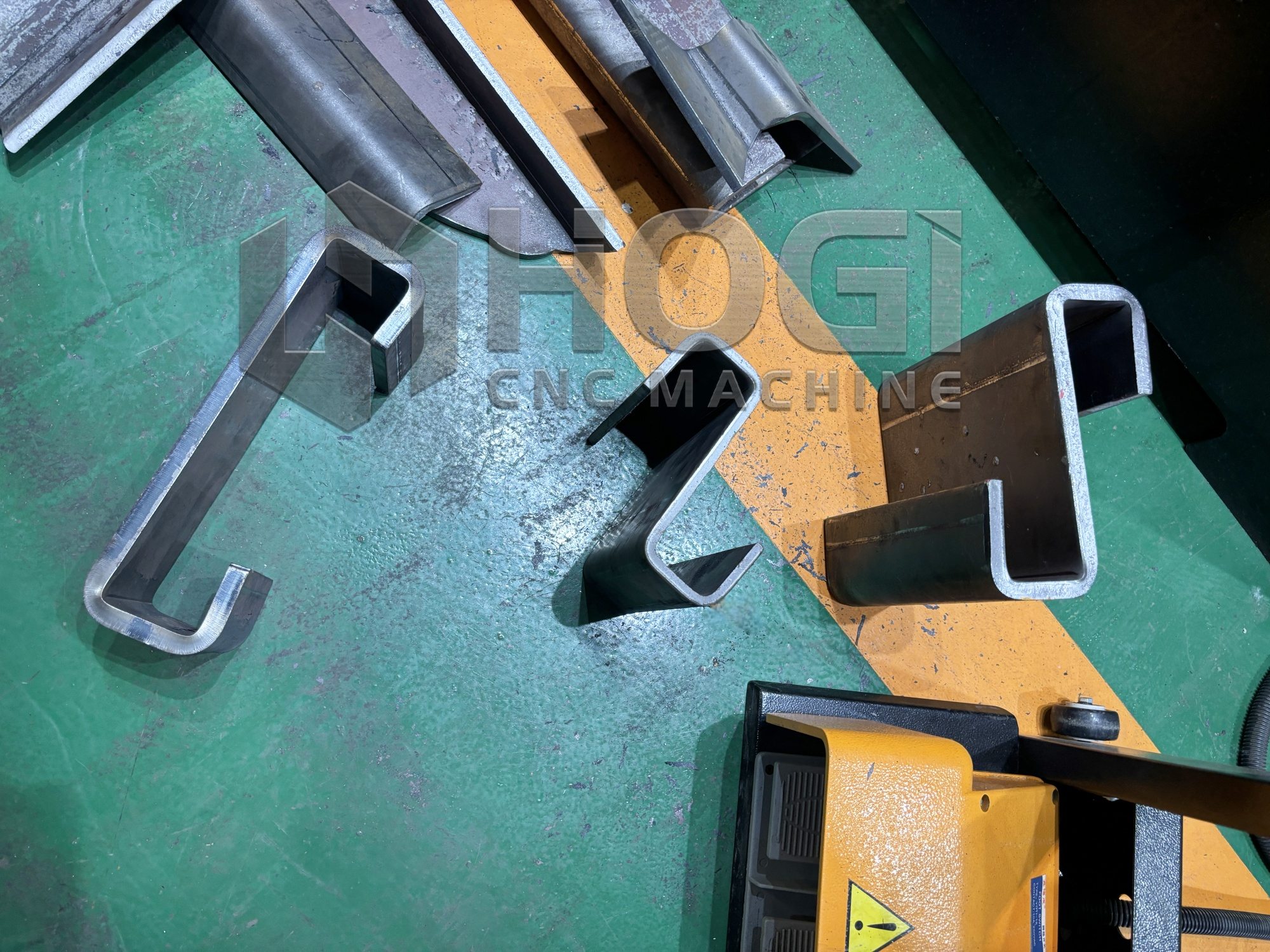 STEEL BENDING MACHINE
