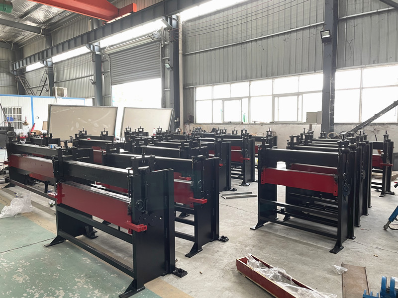 Pneumatic folding machine