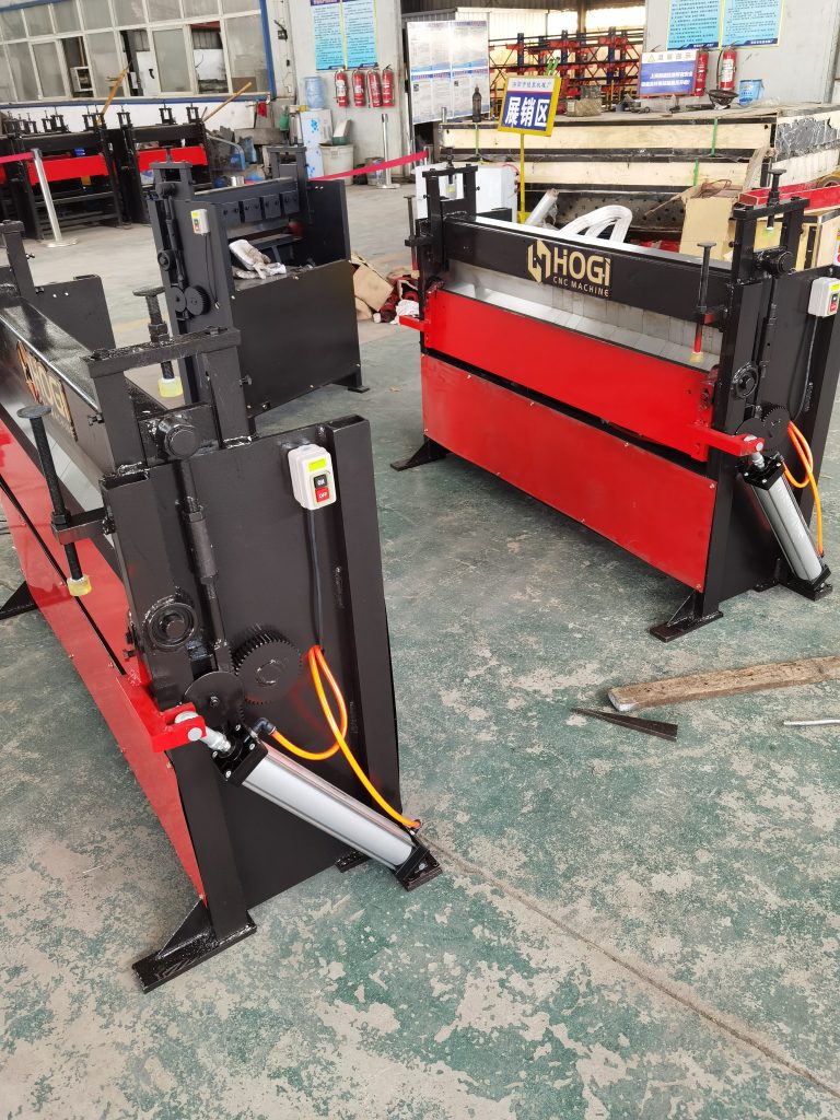 Pneumatic folding machine