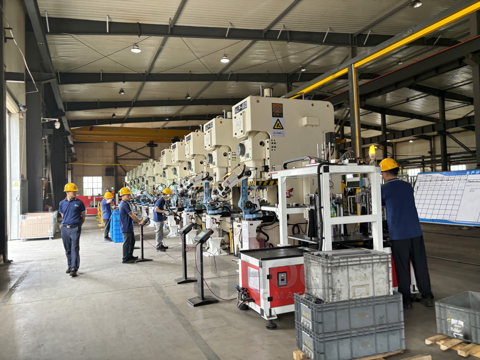 servo feeder pneumatic punch machine