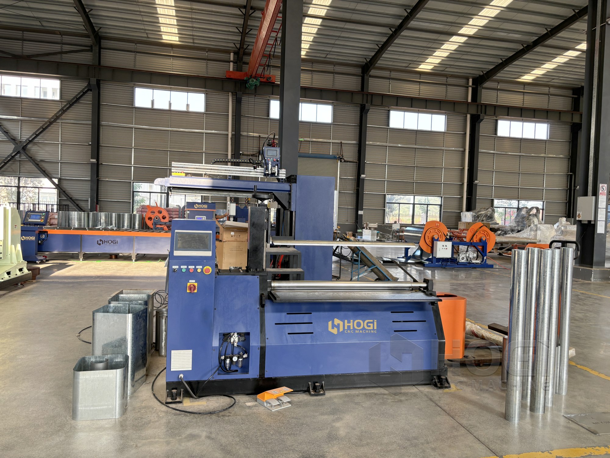 Plate rolling machine in cylinder fabrication workshop