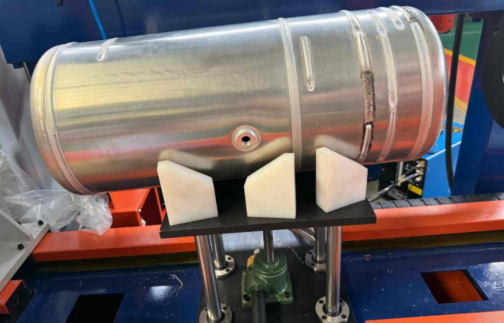 tank welding tank